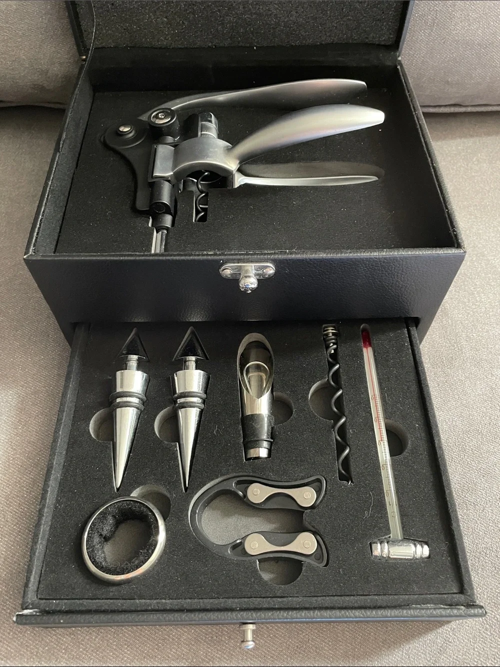 NIB Legacy Wine Accessory Set in Black and Silver